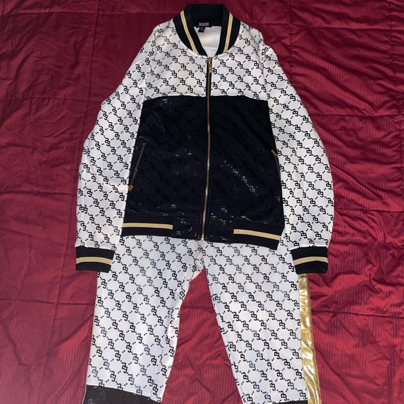 Black & white sweat suit By Twenty Three - Picture 1 of 12